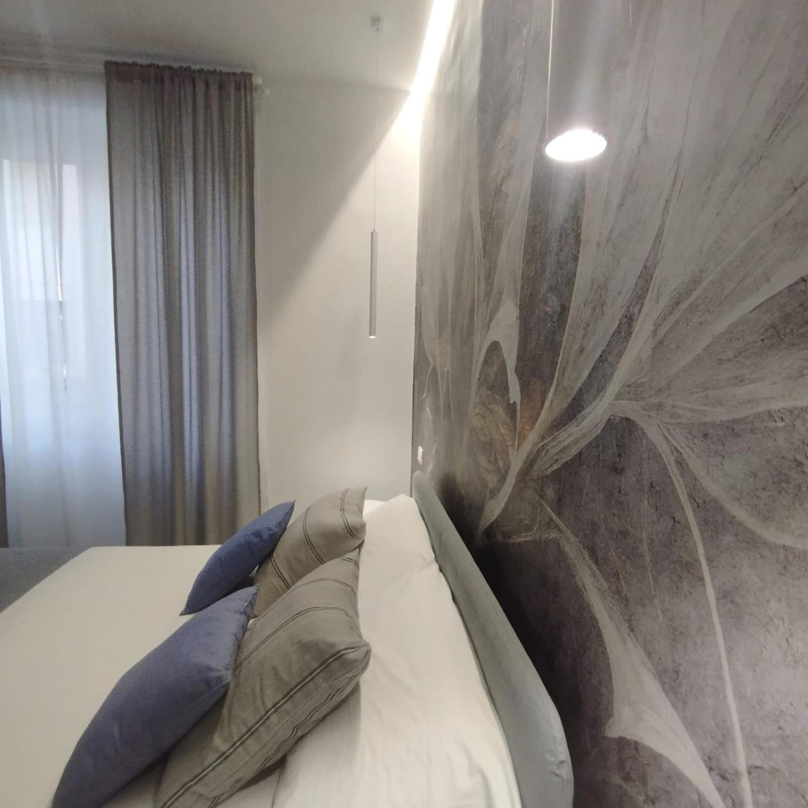 Agatha Modern Elegant Rooms Sant'Agata di Militello Bagian luar foto