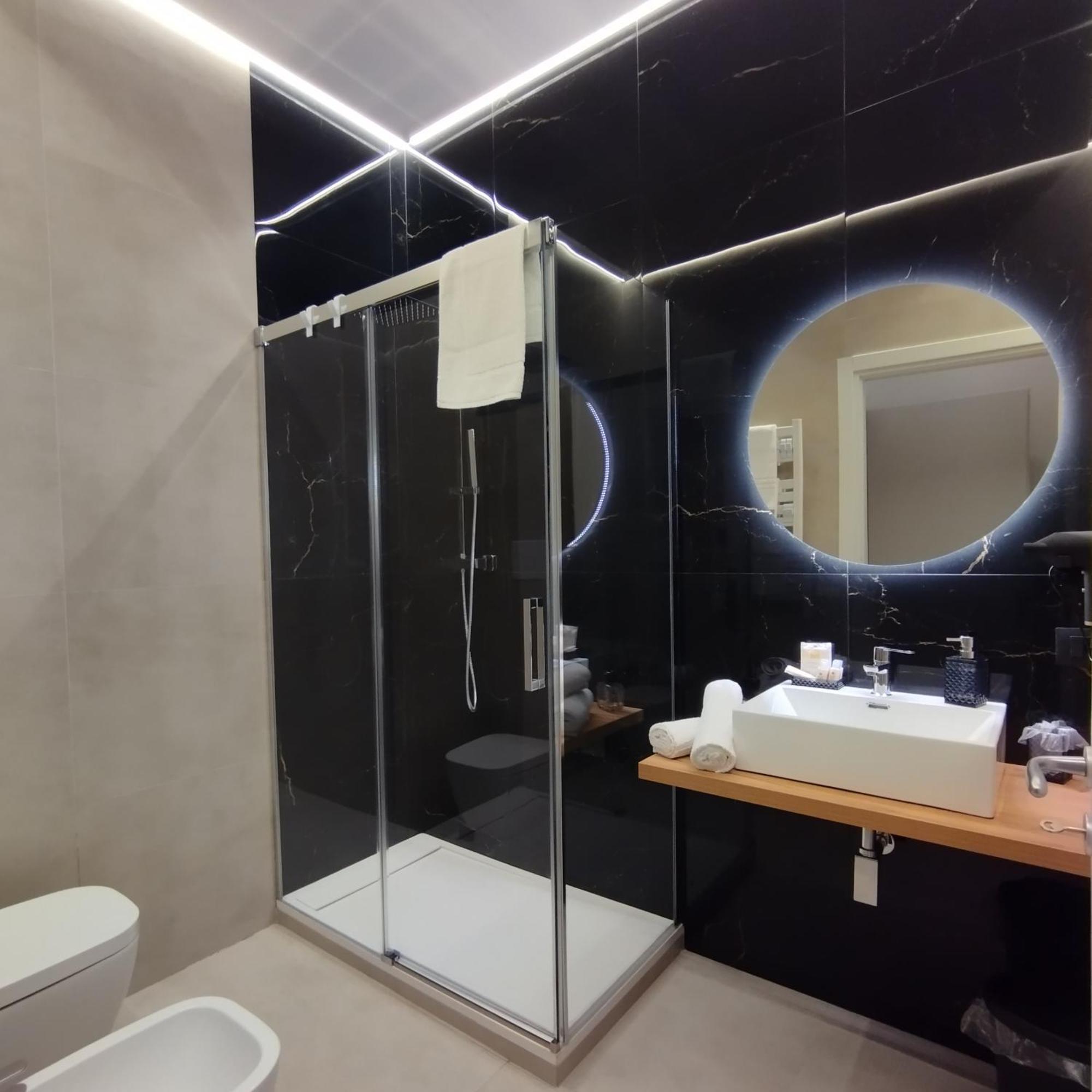Agatha Modern Elegant Rooms Sant'Agata di Militello Bagian luar foto